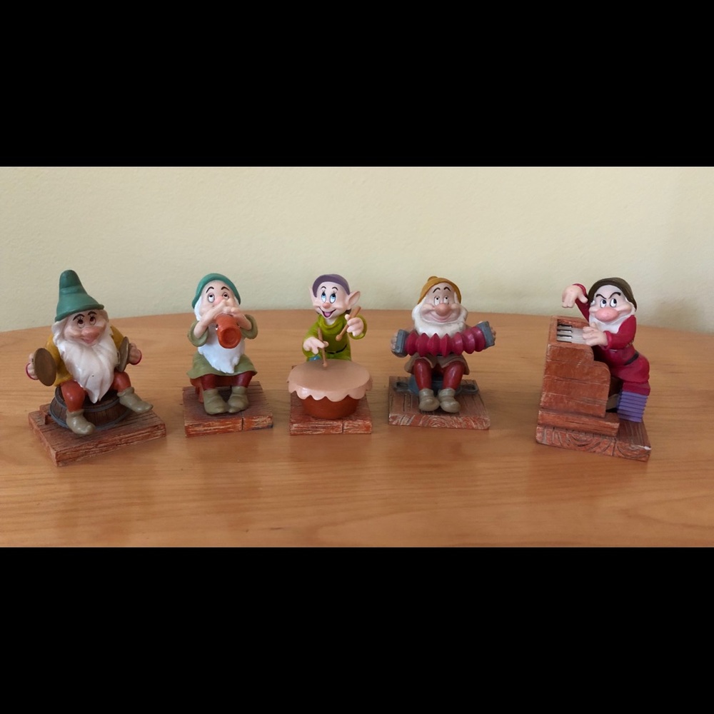 Disney lot of 5 Snow White and the Seven Dwarfs Figurines